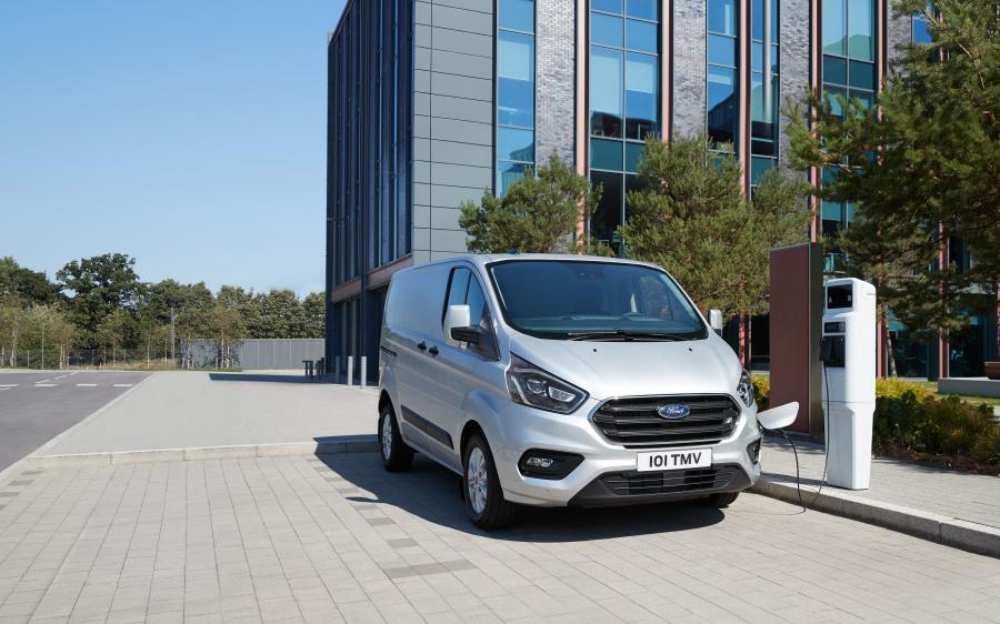  Ford Transit Custom PHEV LWB 2018 года  (EU) (фото 8 из 10)